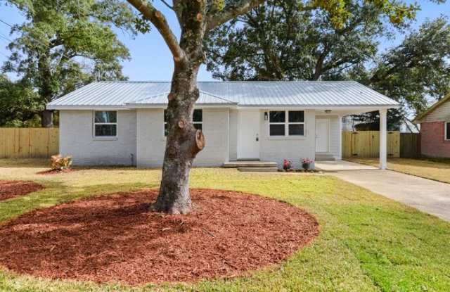 162 Holiday Avenue - 162 Holiday Avenue, Pass Christian, MS 39571 162 Holiday Avenue - 162 Holiday Avenue, Pass Christian, MS 39571