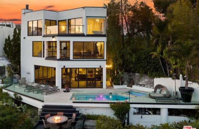 8308 Grand View Dr - 8308 Grand View Drive, Los Angeles, CA 90046