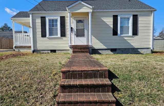 707 South 2nd Street Elizabethton, TN 37643 photos photos