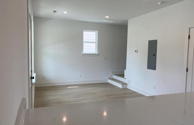5214 Certain Circle Gallery 4