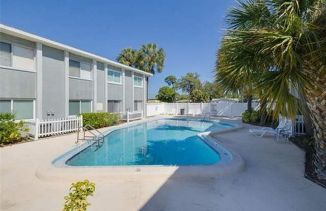 2 Bed/1 Bath, 2nd floor condo at Parklane Condos AVAILABLE AUGUST 1st! photos photos
