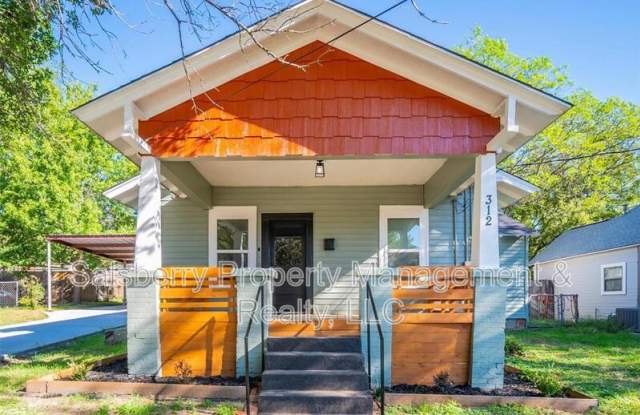 312 Cleveland Avenue - 312 Cleveland Avenue, Weatherford, TX 76086