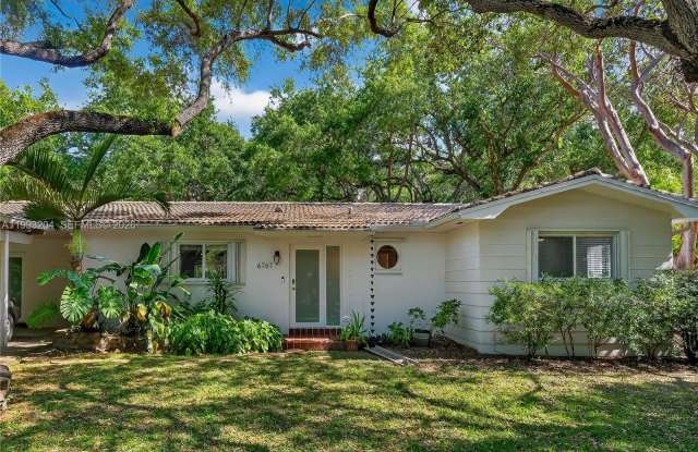 6767 SW 154th St photos photos