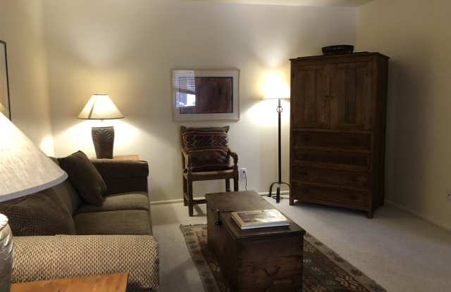 633 Bishops Lodge Road - 633 Bishops Lodge Road, Santa Fe, NM 87501