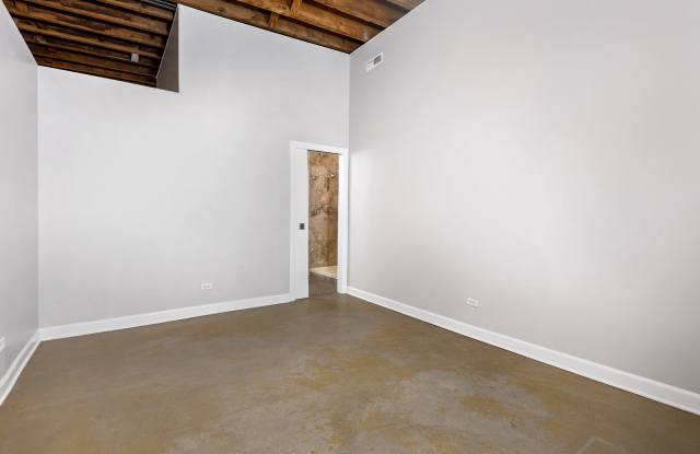 945 West Fulton Market Gallery 4