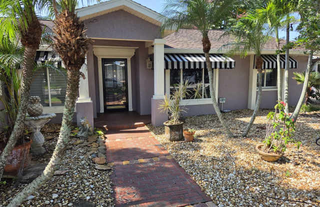 Move-In Ready Palm Harbor Pool Home – Furnished & Pet Friendly photos photos Move-In Ready Palm Harbor Pool Home – Furnished & Pet Friendly photos photos