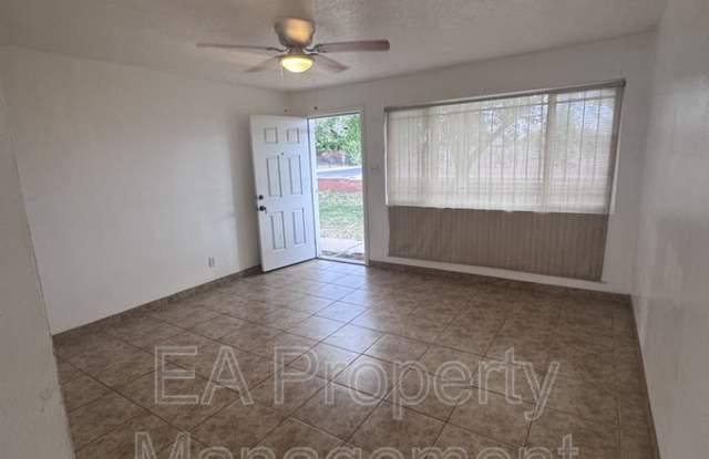 7015 Trumbull Ave SE Gallery 3