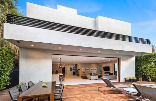 623 N Edinburgh Ave photos photos