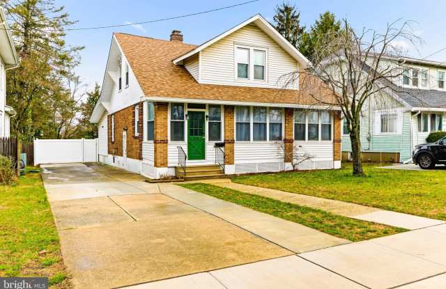 125 W KINGS Highway photos photos