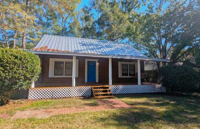 1215 N 32nd Ave - 1215 North 32nd Avenue, Hattiesburg, MS 39401