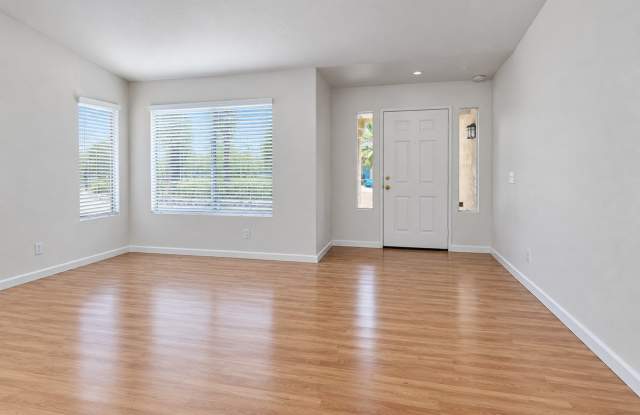 Charming Single Story 3BD 2BA Home in one of Corona’s most desirable neighborhoods! Gallery 3