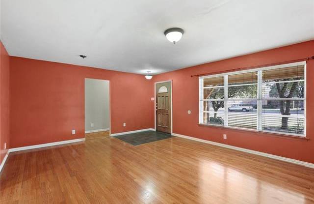 2923 W Colorado Boulevard Gallery 3