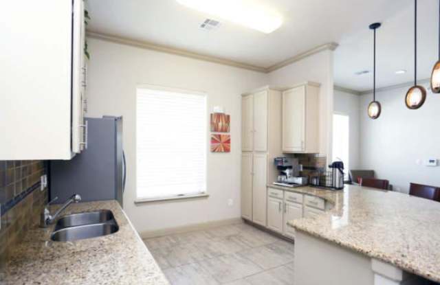 16537 Lookout Hollow Circle Gallery 2