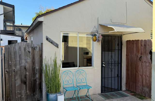 Pacific Beach 1 Bed/1 Bath Studio with Backyard - 4464 Figueroa Boulevard, San Diego, CA 92109