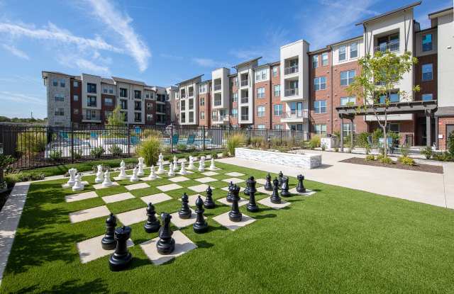 The Luxe at Cedar Hill - 55+ Senior Housing Gallery 3