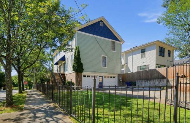 Old Fourth Ward 3BR/2.5BA Townhouse with Renovated Baths, Private Driveway and 2-Car Garage, $3,450/mo Gallery 1