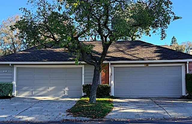 Charming, 2BD/2BA, Single-Story TH in Crow Canyon Country Club in Danville- Available NOW! - 506 Silver Lake Drive, Danville, CA 94526