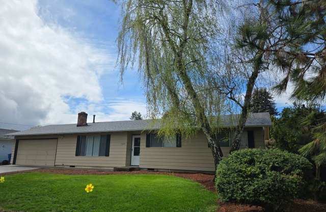 Single-Level Home w/ Garden-Ready Backyard photos photos