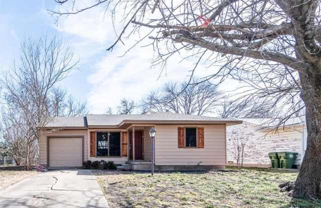 817 N Hughes Street - 817 North Hughes Street, Howe, TX 75459