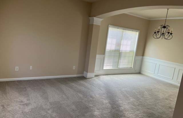 5811 Lindley Crescent Drive Gallery 3