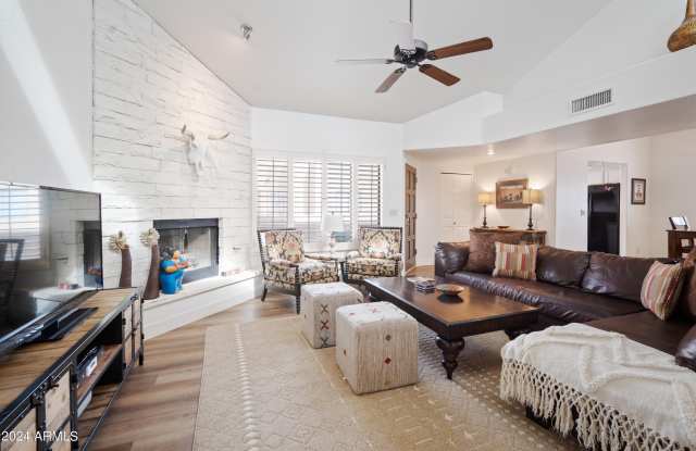 37222 N TOM DARLINGTON Drive unit: 18 photos photos