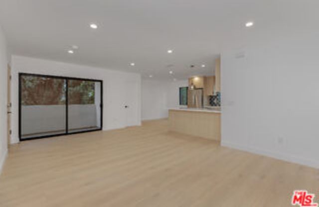 527 Orlando Avenue Gallery 4