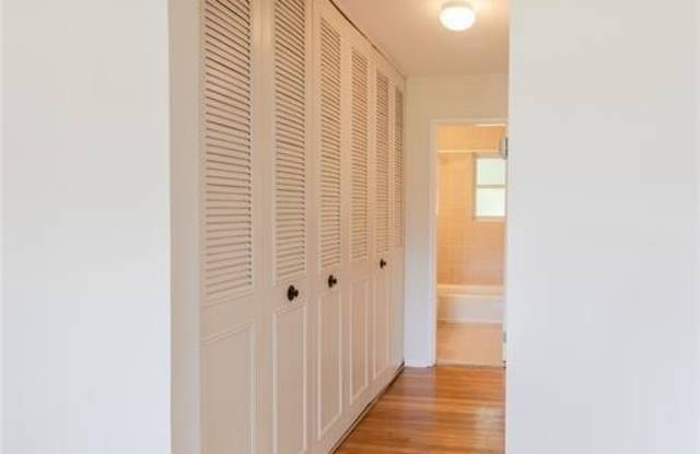 108 Regency Park Gallery 3