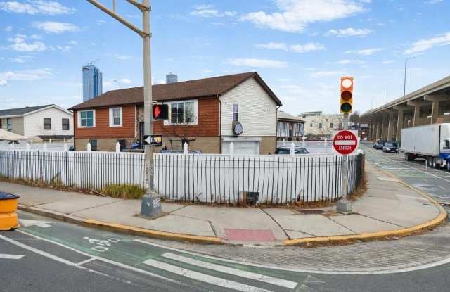 85 MERSELES ST photos photos