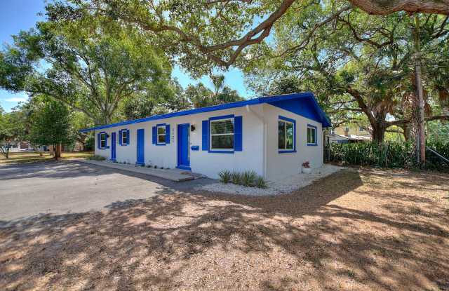 A Truly Charming Find! Discover this stunning 1-bedroom, 1-bath duplex in the highly sought-after Gulfport Neighborhood! photos photos