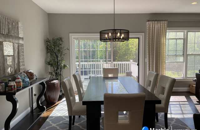 7 Yorkshire Ct Gallery 4