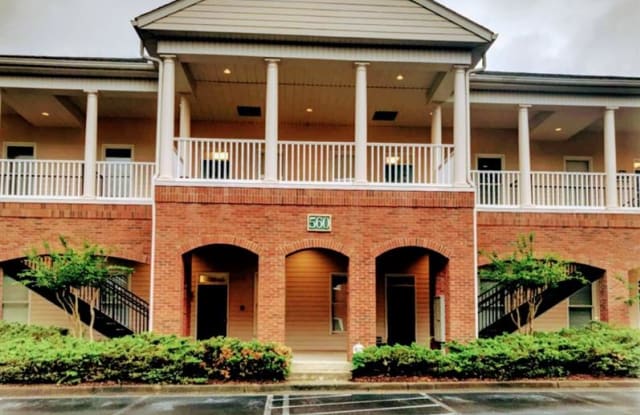 560 W Crossville Road - 560 West Crossville Road, Roswell, GA 30075