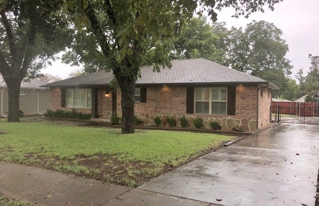 2374 Saint Francis Ave - 2374 Saint Francis Avenue, Dallas, TX 75228
