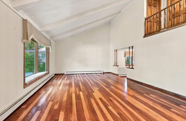3 Bedroom House in Appleton Gallery 3