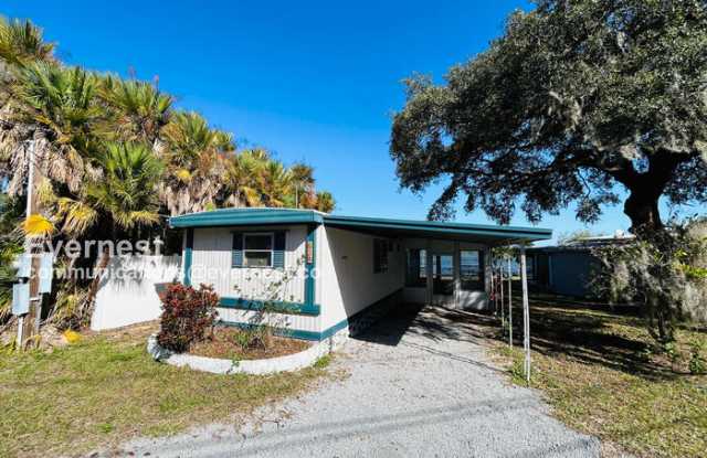 820 Paradise Boulevard - 820 Paradise Boulevard, Tarpon Springs, FL 34689