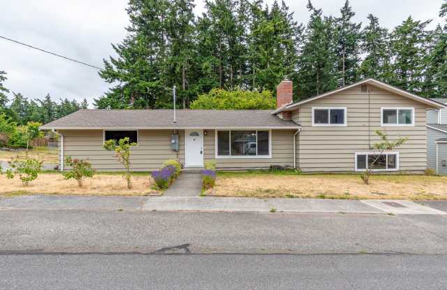 Spacious 4 Bed 2 Bath Home photos photos