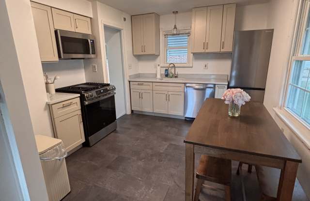 2511 Northview Road Gallery 1