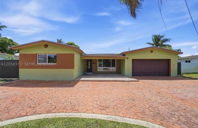 2220 De Soto Dr Gallery 2