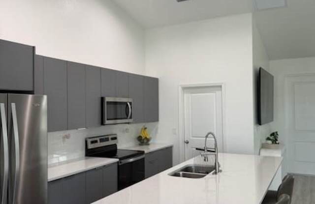 8041 Sherwood Circle E Gallery 4