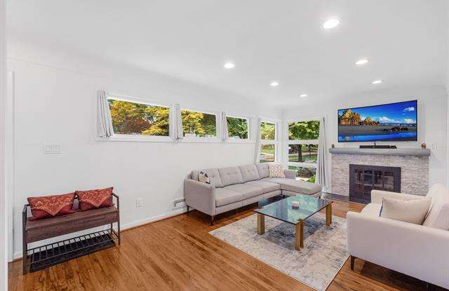 634 ORCHARD VIEW Drive Gallery 4