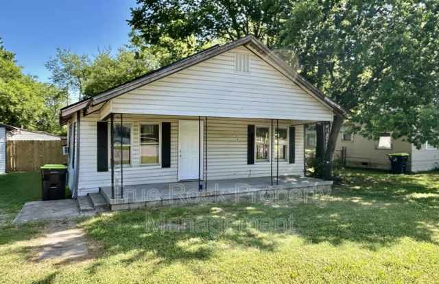 714 W 15th photos photos