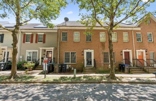 Spacious 3BR Townhome Near Metro  National Harbor photos photos