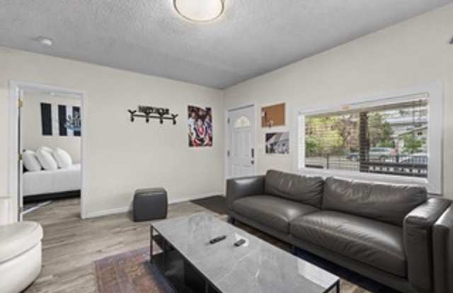 Charming Boulder Living at 2235 Walnut St – Prime Location! Available January 4th Gallery 4