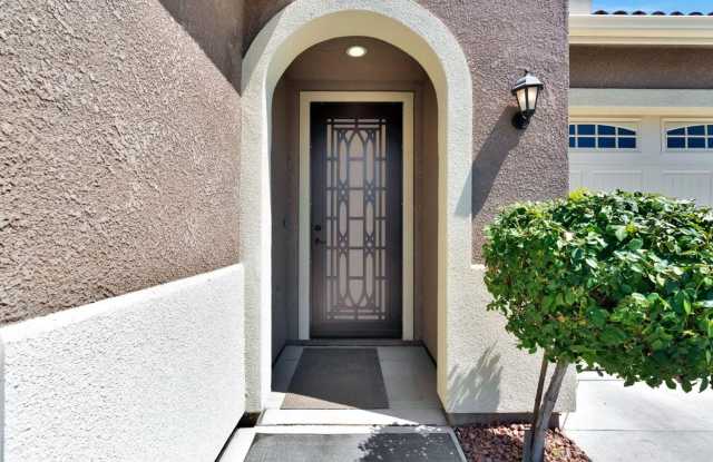 MOVE IN READY!! 3 BEDROOM 2 BATH HOME Gallery 3