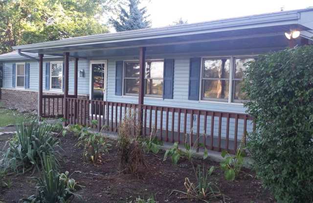 10909 Illinois Road Gallery 2