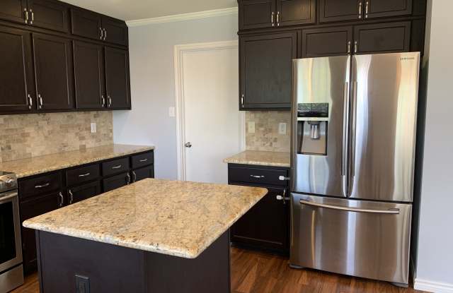 5823 Armstrong Wl Gallery 2