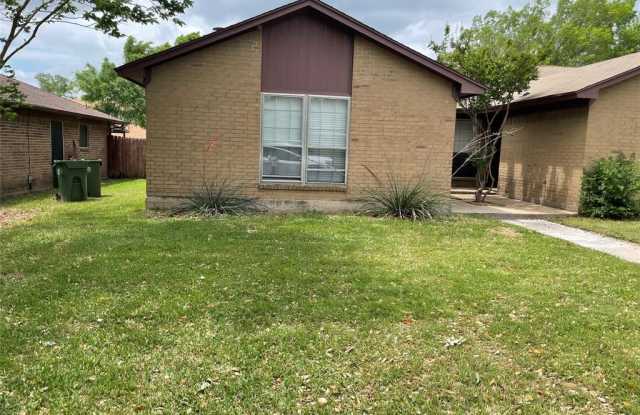 602 Lost Springs Court - 602 Lost Springs Court, Arlington, TX 76012