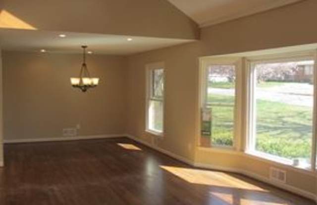 10240 Granada Lane Gallery 4