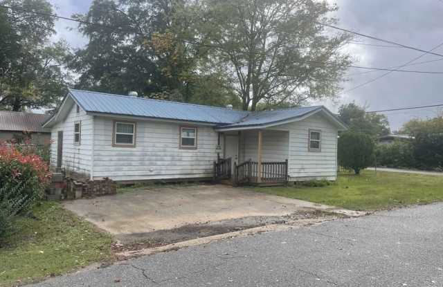 400 North Dillard Street photos photos