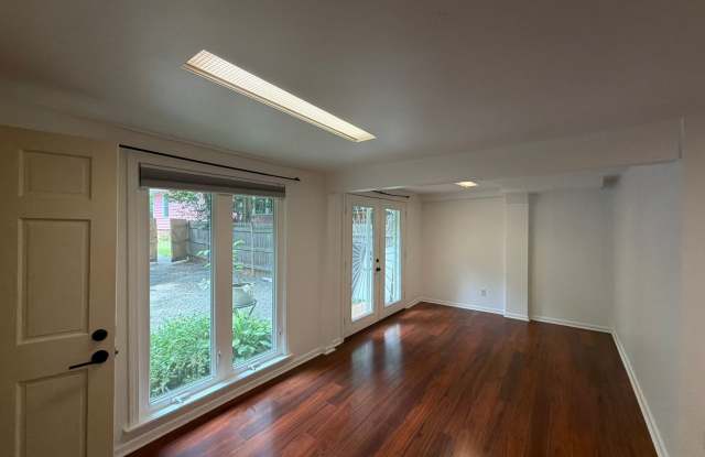 Awesome ADU in Wesley Heights! Gallery 4