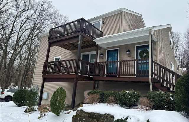 351 New London Avenue unit: 501 - 351 New London Avenue, Warwick, RI 02886 351 New London Avenue unit: 501 - 351 New London Avenue, Warwick, RI 02886